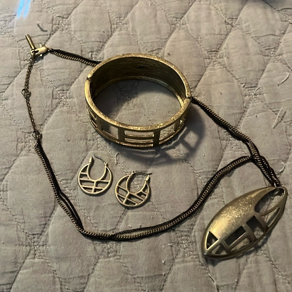 Kenneth Cole New York necklace, earrings, bracelet
